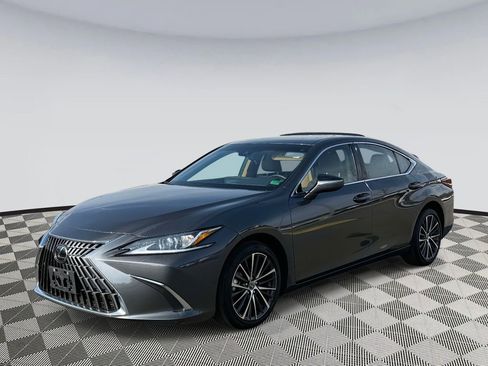 Used 2024 Lexus ES 250 w/ Premium Package image 5