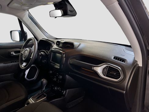 Used 2021 Jeep Renegade Latitude AWD/4WD image 27