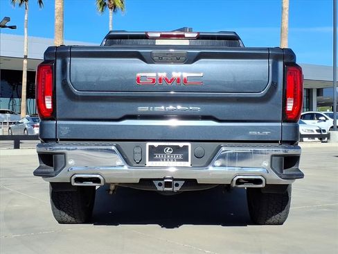 Used 2022 GMC Sierra 1500 SLT w/ SLT Premium Plus Package image 4