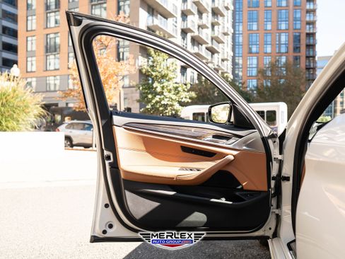 Used 2019 BMW 540i w/ M Sport Package image 44