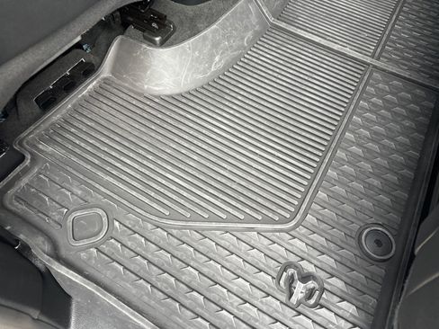 Used 2022 RAM 1500 Limited AWD/4WD image 22