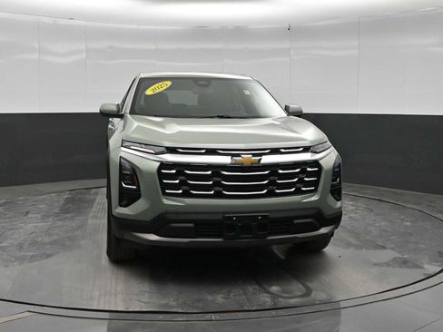 Used 2025 Chevrolet Equinox LT w/ Safety and Technology Package AWD/4WD image 2
