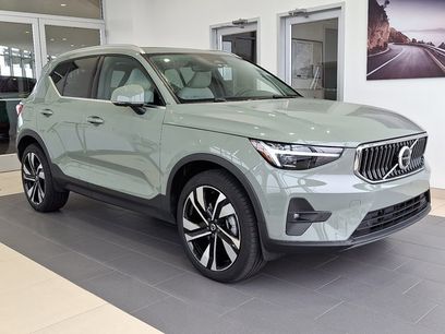 Used 2025 Volvo XC40 B5 Ultra w/ Climate Package