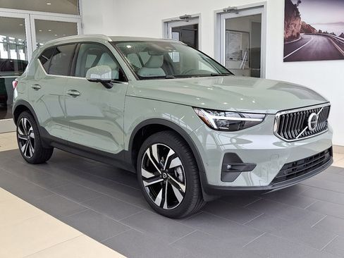 Used 2025 Volvo XC40 B5 Ultra w/ Climate Package image 1