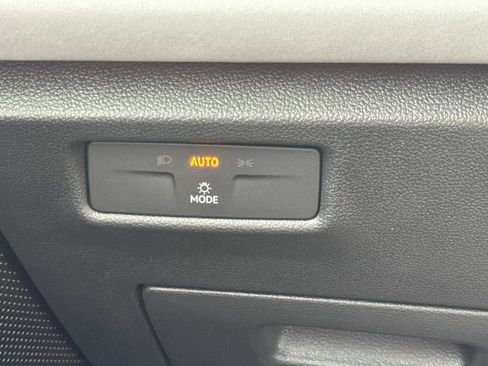 New 2026 Volkswagen Tiguan SE image 26