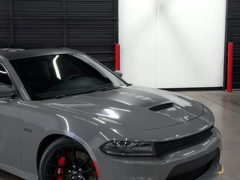 Used 2018 Dodge Charger R/T RWD image 8