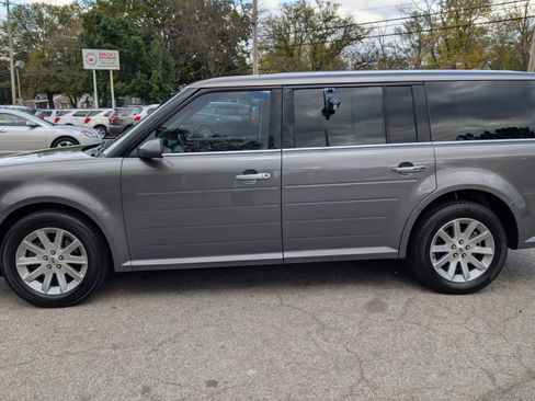 Used 2010 Ford Flex SEL image 4