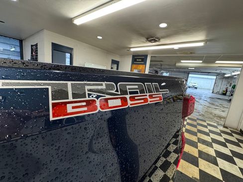 Used 2022 Chevrolet Silverado 1500 Custom Trail Boss w/ LPO, Dark Essentials Package image 19