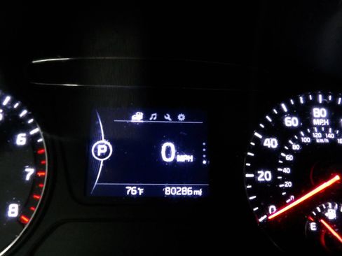 Used 2017 Kia Sorento L FWD image 17