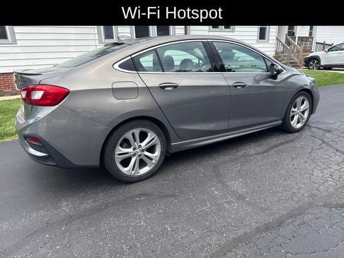 Used 2018 Chevrolet Cruze Premier FWD image 17