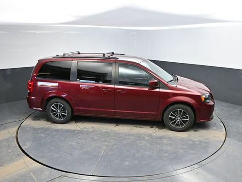 Used 2018 Dodge Grand Caravan SE image 38