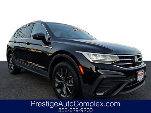 Certified 2022 Volkswagen Tiguan SE w/ Panoramic Sunroof Package image 1