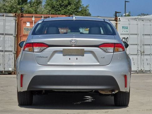 Used 2025 Toyota Corolla LE FWD image 4