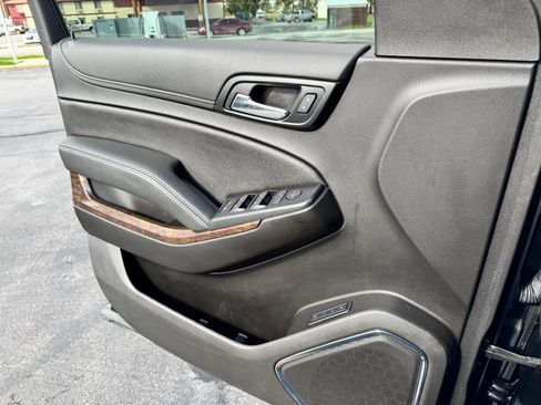 Used 2019 Chevrolet Tahoe LT image 32