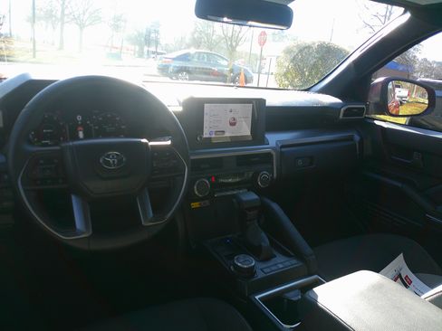 Used 2025 Toyota 4Runner TRD Off-Road image 30