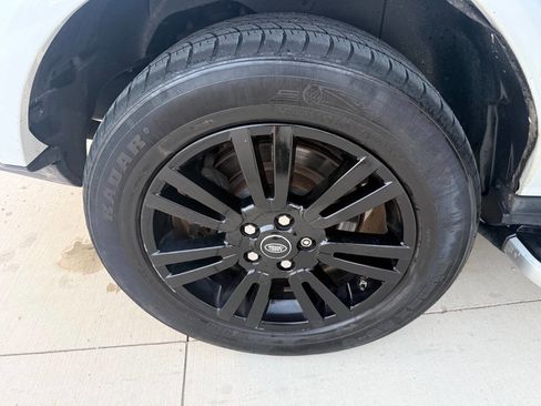 Used 2016 Land Rover LR4 HSE Silver Edition image 27