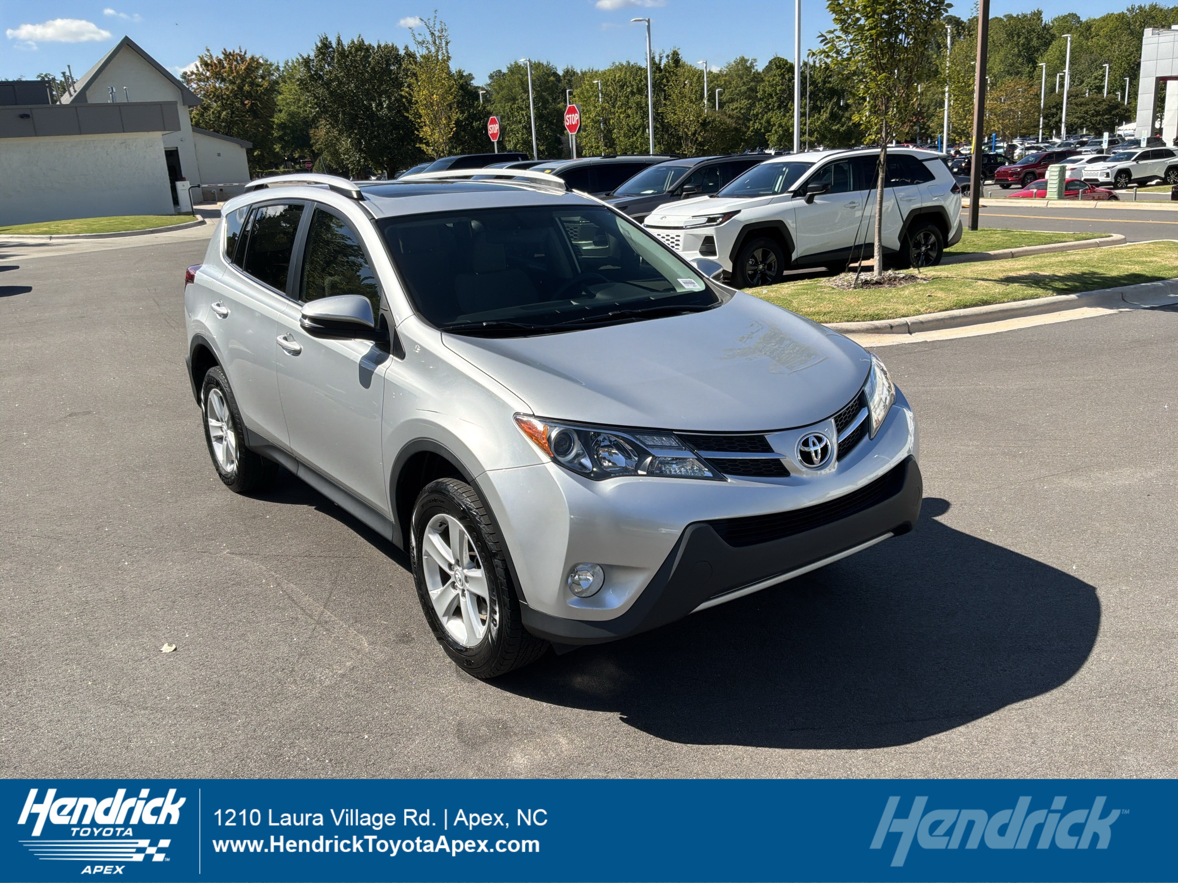 Used 2014 Toyota RAV4 XLE FWD image 1