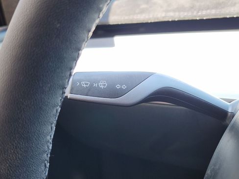 Used 2023 Tesla Model Y Performance AWD/4WD image 39