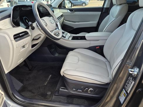 Used 2025 Hyundai Palisade Calligraphy FWD image 11