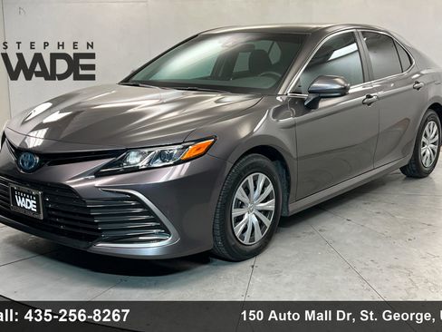 Certified 2023 Toyota Camry LE image 1