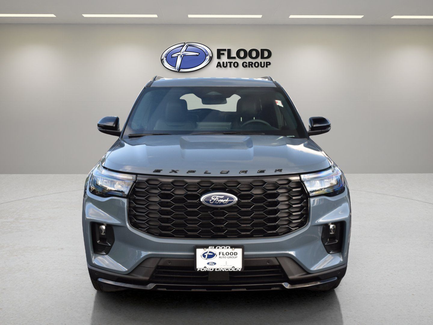 Used 2025 Ford Explorer ST-Line AWD/4WD image 2