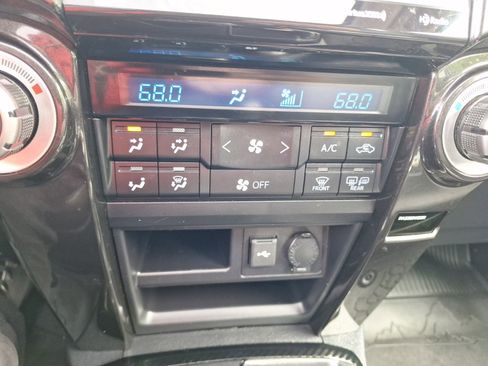 Used 2020 Toyota 4Runner TRD Pro AWD/4WD image 27