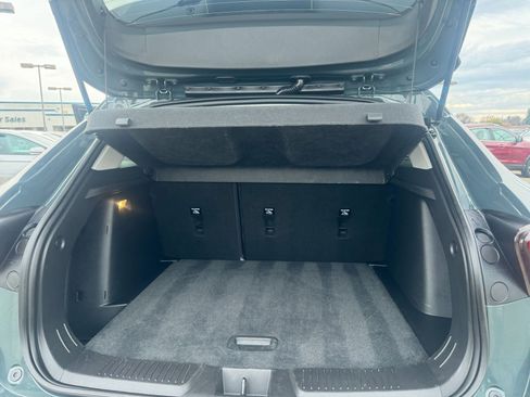 Used 2025 Chevrolet Trax LT image 31