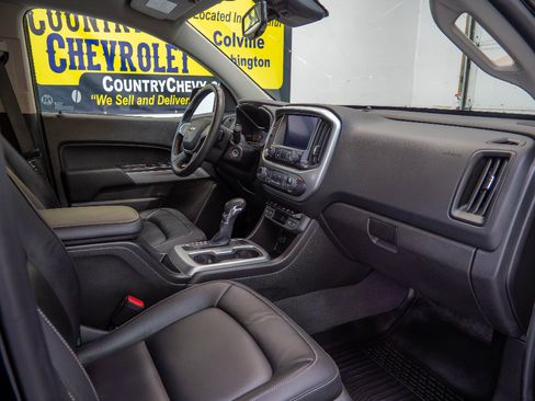 Used 2022 Chevrolet Colorado LT w/ Redline Special Edition image 16