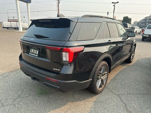 New 2026 Ford Explorer ST-Line w/ ST-Line Street Pack AWD/4WD image 5