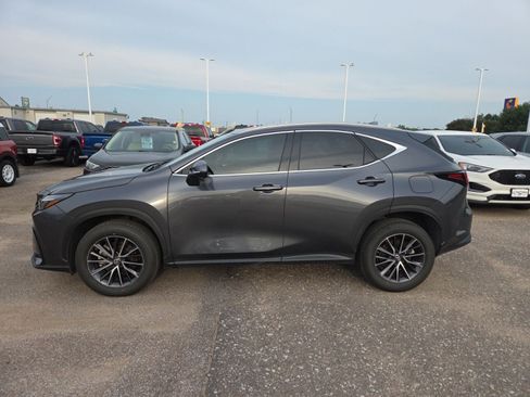 Used 2023 Lexus NX 250 FWD image 5
