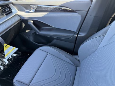 New 2026 Volkswagen Tiguan SE R-Line image 15