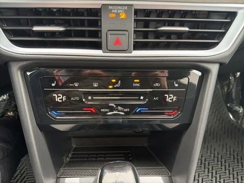 New 2026 Volkswagen Taos SE image 12