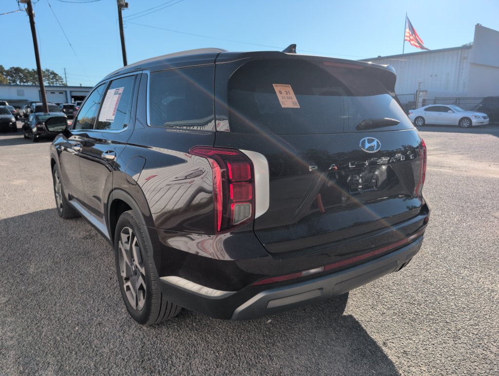 Used 2024 Hyundai Palisade Limited FWD image 6