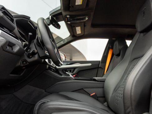 Used 2025 Lamborghini Urus SE image 19