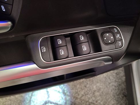 New 2026 Mercedes-Benz GLB 250 image 12