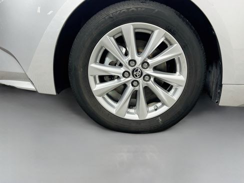 Used 2023 Toyota Corolla LE w/ LE Convenience Package FWD image 14
