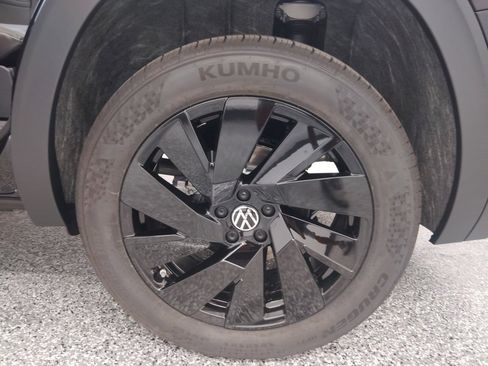 New 2026 Volkswagen Atlas SE image 23