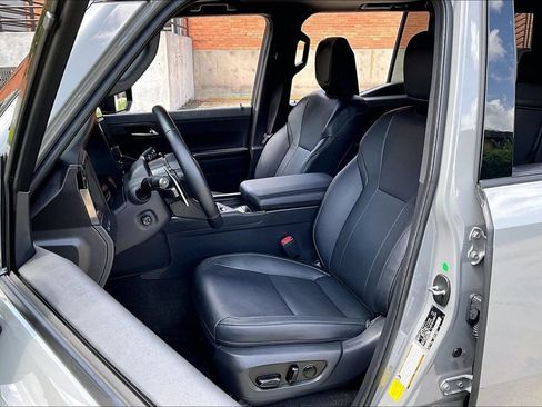 Used 2026 Lexus GX 550 w/ Accessory Package (2T) AWD/4WD image 33