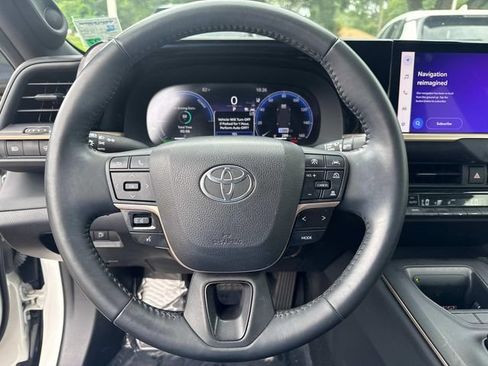 Used 2023 Toyota Crown AWD/4WD image 27