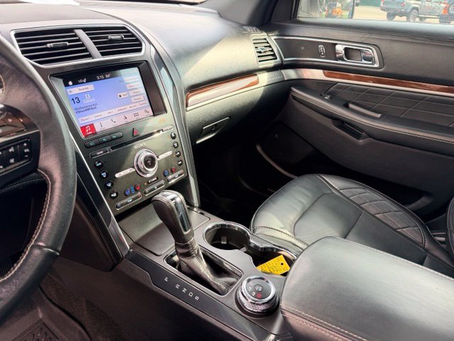 Used 2018 Ford Explorer Platinum AWD/4WD image 27