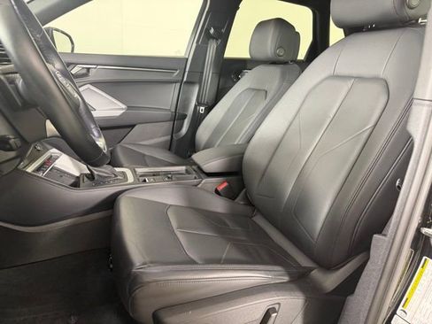 Used 2023 Audi Q3 2.0T Premium w/ Convenience Package image 18
