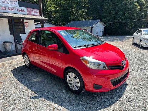 Used 2012 Toyota Yaris LE FWD image 1