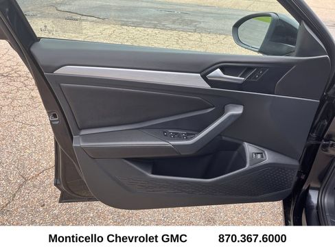 Used 2025 Volkswagen Jetta S FWD image 9