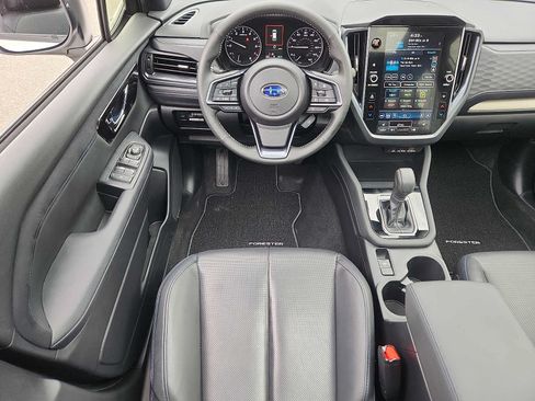 Used 2025 Subaru Forester Limited AWD/4WD image 11