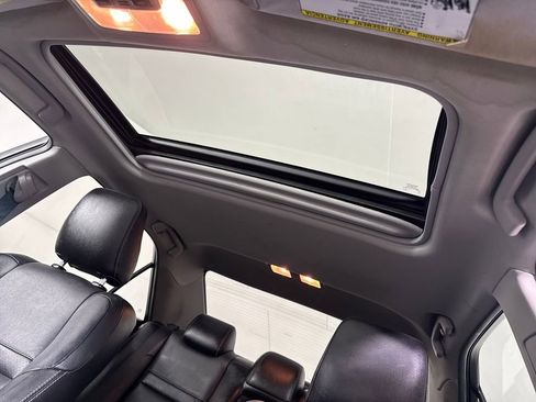 Used 2014 Toyota Camry L image 16