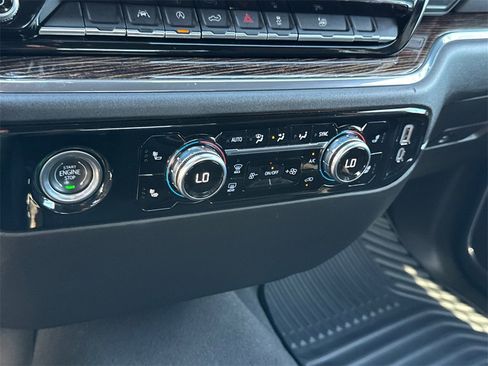 Used 2024 GMC Sierra 1500 Elevation image 31