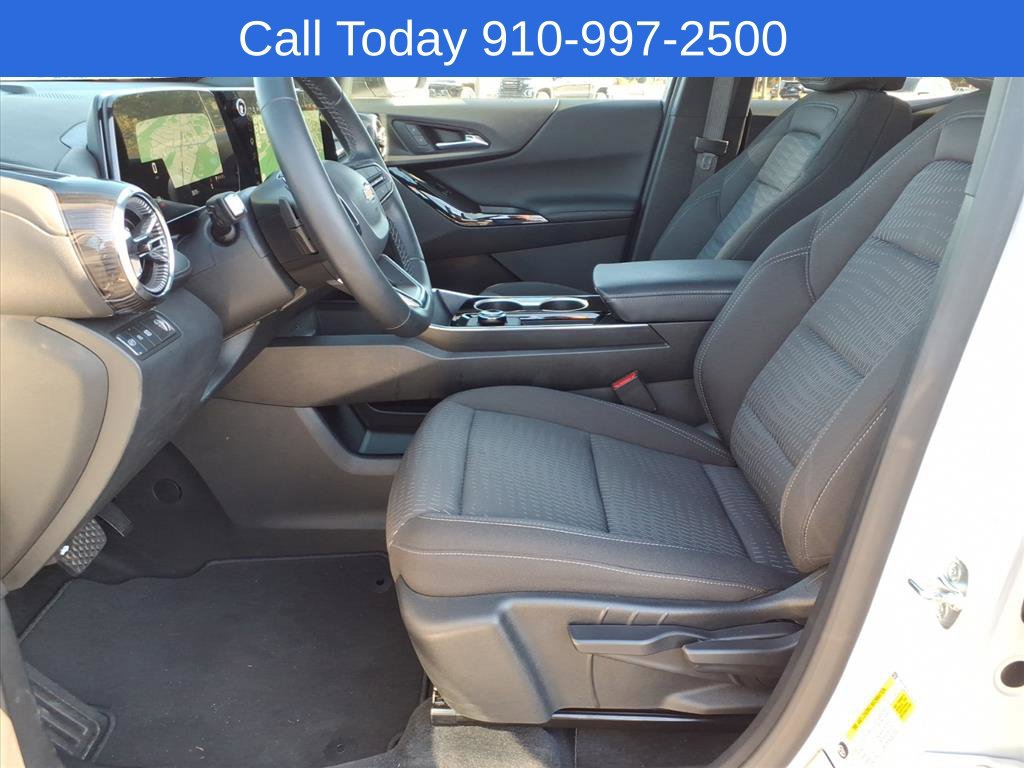 Used 2026 Chevrolet Equinox LT FWD image 9