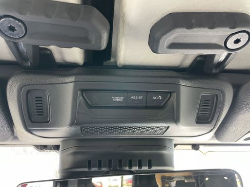 Used 2024 Jeep Gladiator Rubicon image 30