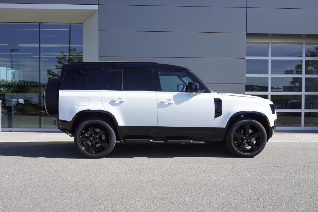 New 2026 Land Rover Defender 110 X-Dynamic SE AWD/4WD image 7
