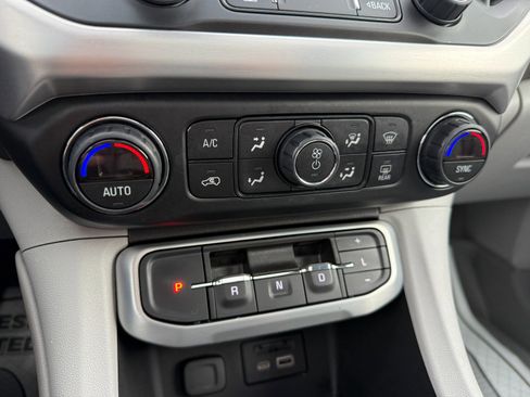 Used 2022 GMC Acadia SLT w/ LPO, Floor Liner Package image 34